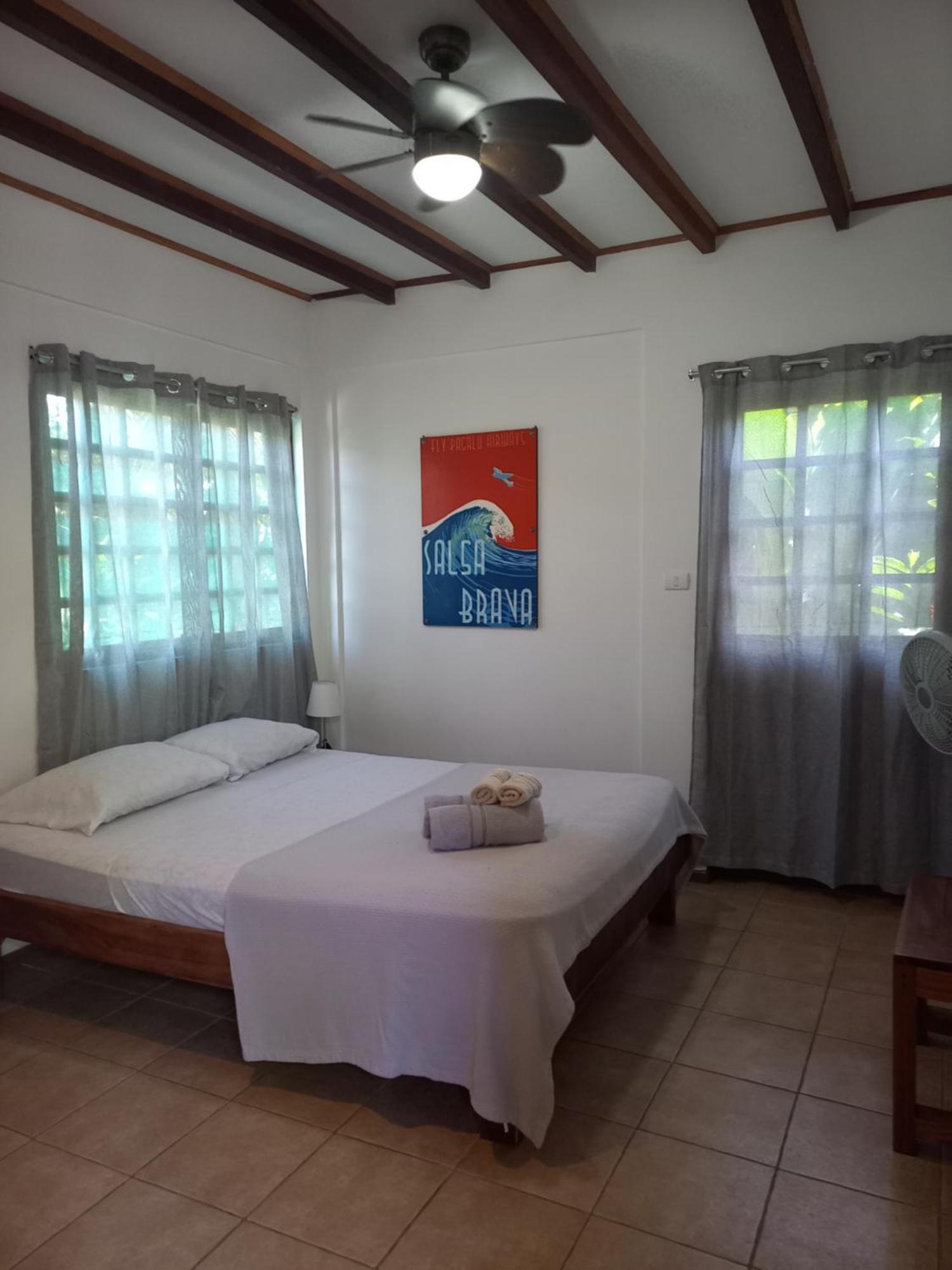 Puerto Viejo de Talamanca Pagalu Hostel מראה חיצוני תמונה