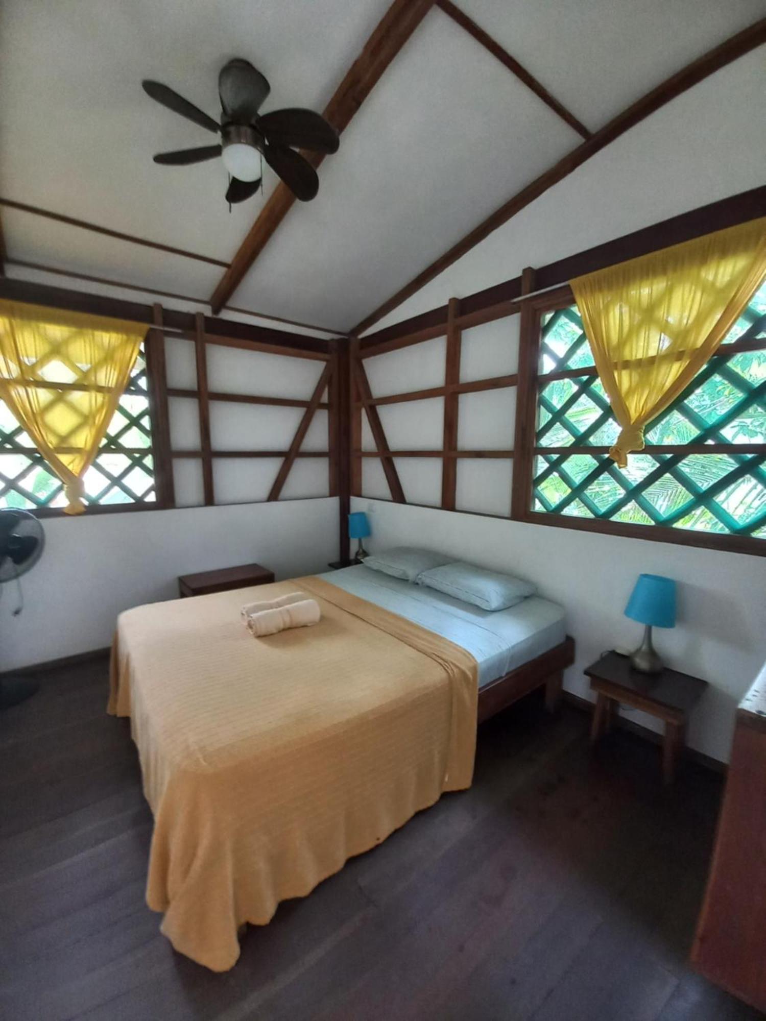 Puerto Viejo de Talamanca Pagalu Hostel מראה חיצוני תמונה